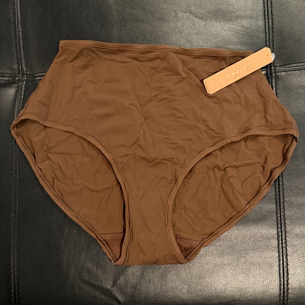 Skims Fits Everybody Full Brief SZ-L. Color-Cocoa NWT